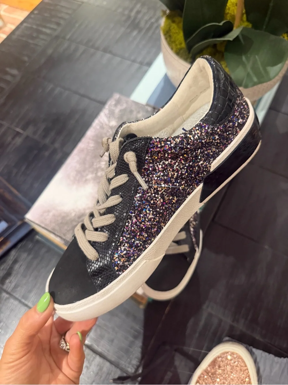 Dolce Vita Black Multicolor Glitter Low-Top Sneakers size 6.5